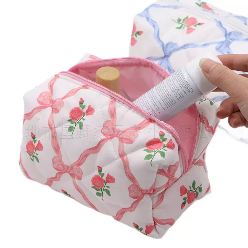 One-piece hair-generation quilted makeup bag big butterfly floral pattern cosmetic storage bag outdoor travel storage bag