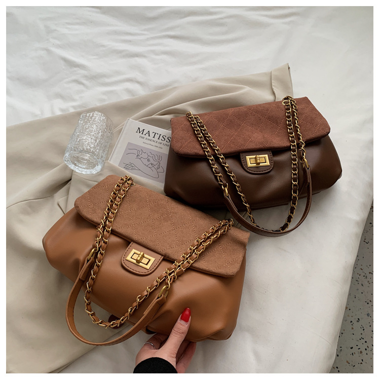 Fashion Large-capacity Contrast Color Rhombus Chain Shoulder Bag Wholesale Nihaojewelry display picture 9