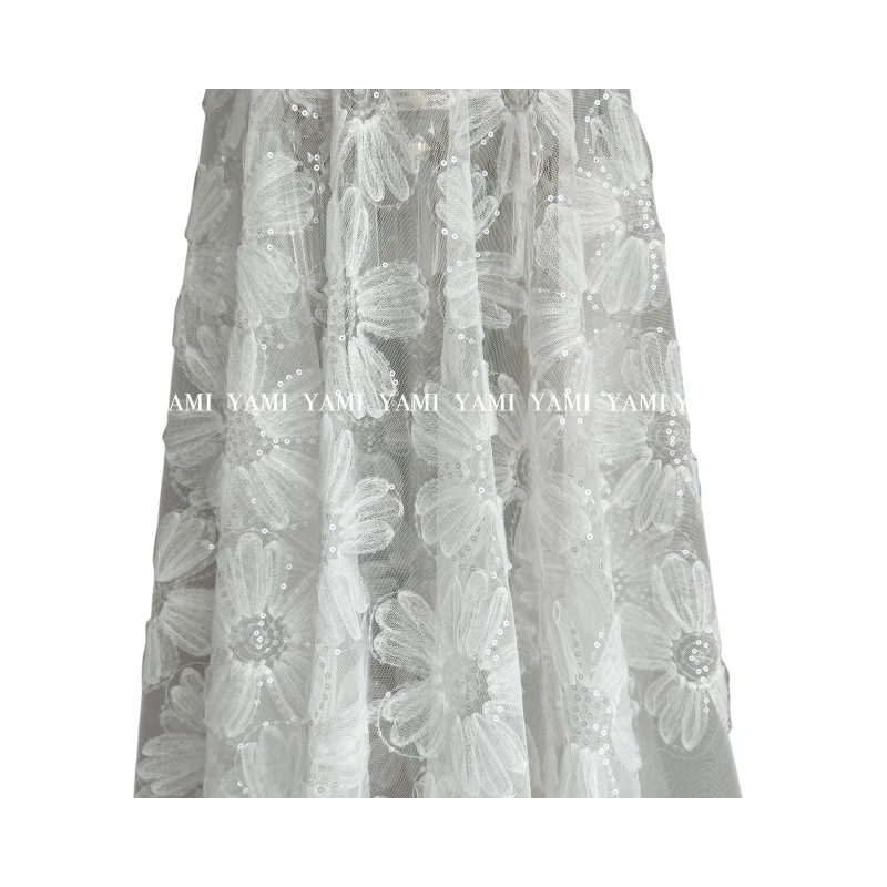 Placa de tela de malla con ganchos de flores tridimensionales bordados de crisantemo sequilla tela de encaje vestido de boda falda ropa infantil material encaje