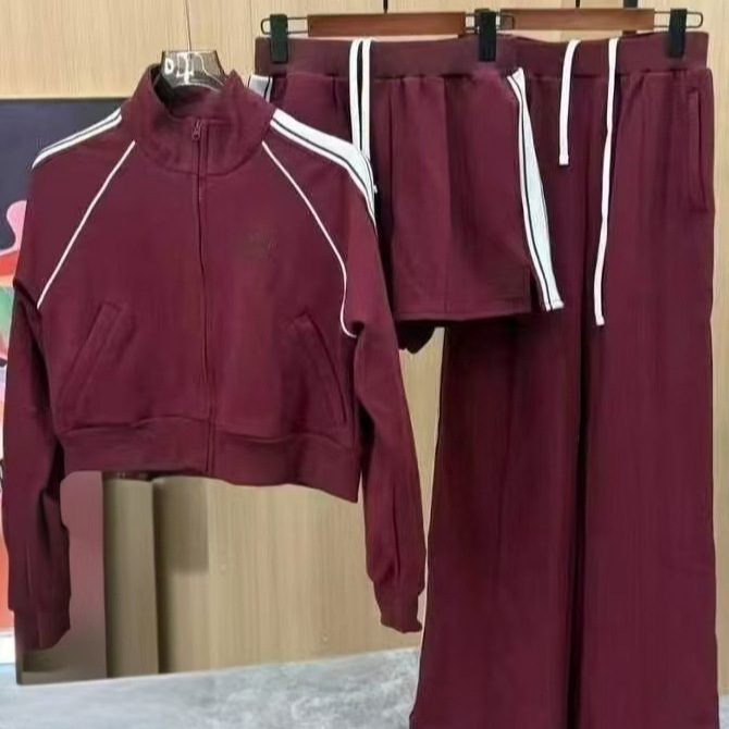 New Casual A-Brand Pure Desire Summer Zip-Up Sweatshirt Short Embroidered Sports Set for Women, Slimming Set with Only Shorts