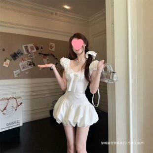 �����L��ɫϵ���������B��ȹŮ�b�ļ����|�@�ݻ���ȹ��ȹA��ȹ��