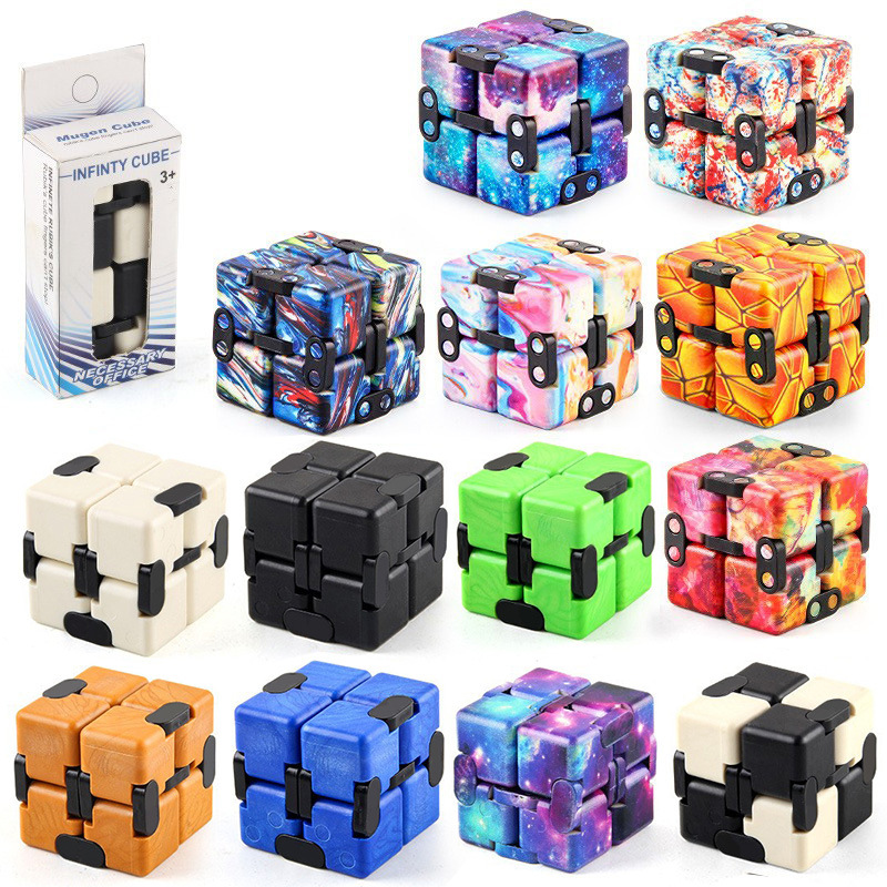 Descompresión de exportación transfronteriza Bolsillo del tirón Cubo de Rubik dedo plegable infinito Cubo de Rubik Patrón de cielo estrellado yema del dedo Cubo de Rubik juguete