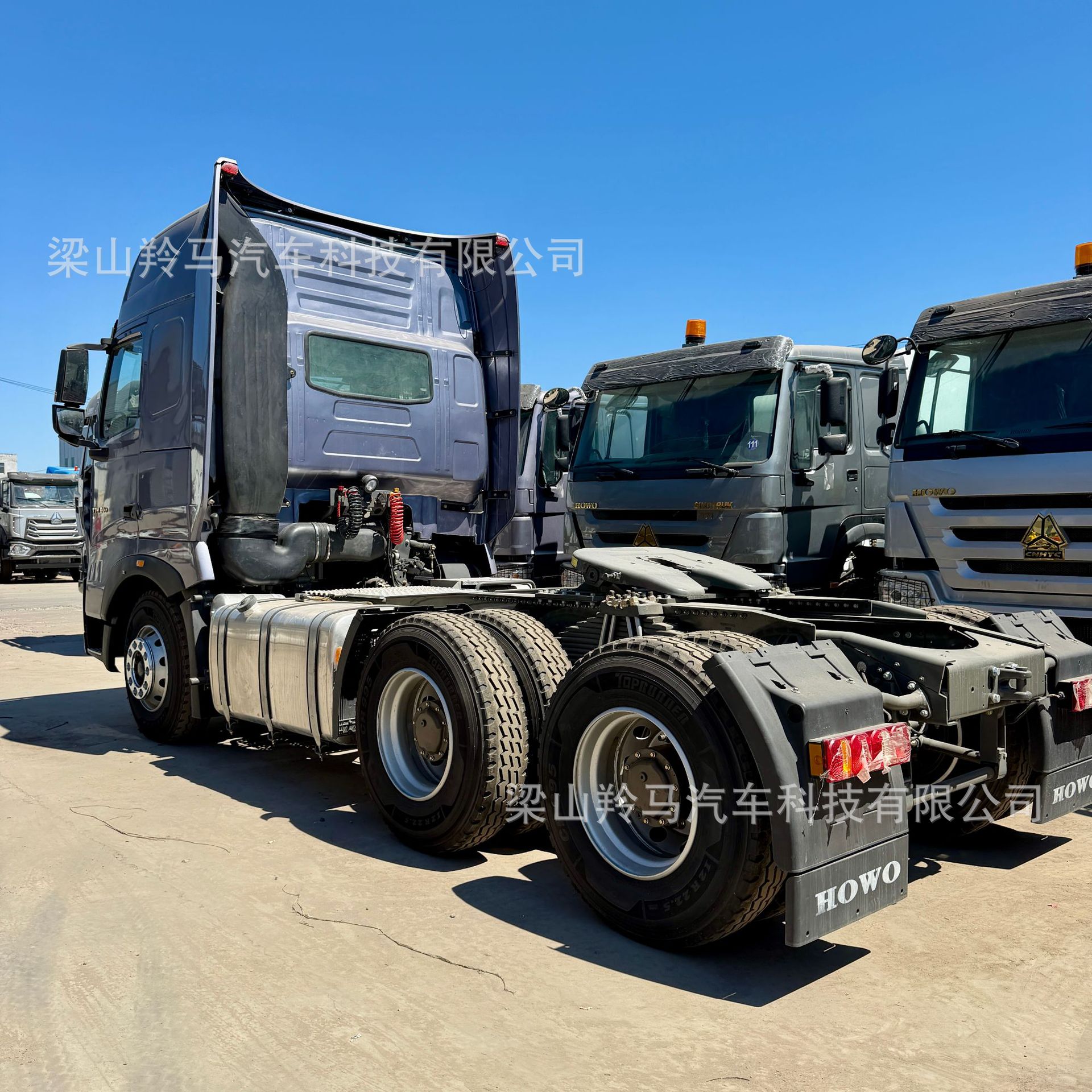 Exported Sinotruk HOWO T7H6X4 tractor head, HOWO semi-trailer heavy-duty 500 horsepower trailer head