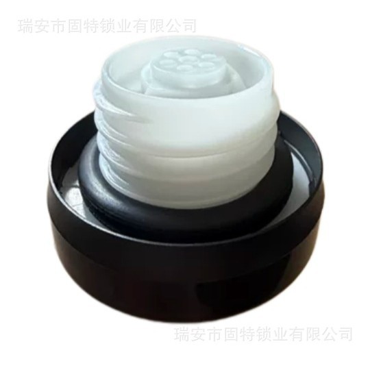 Suitable for Toyota Land Cruiser Lexus plastic car fuel tank filler cap 77310-16011