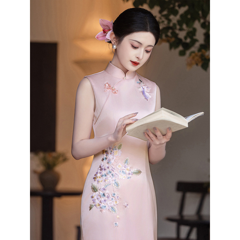 High-End Embroidered Pink New Chinese-Style Qipao Dress 2026 New Model Women's Summer Sleeveless Engagement Dress Chinese Style High-End Embroidered Pink New Chinese-Style Qipao Dress 2026 New Model Women's Summer Sleeveless Engagement Dress Chinese Style