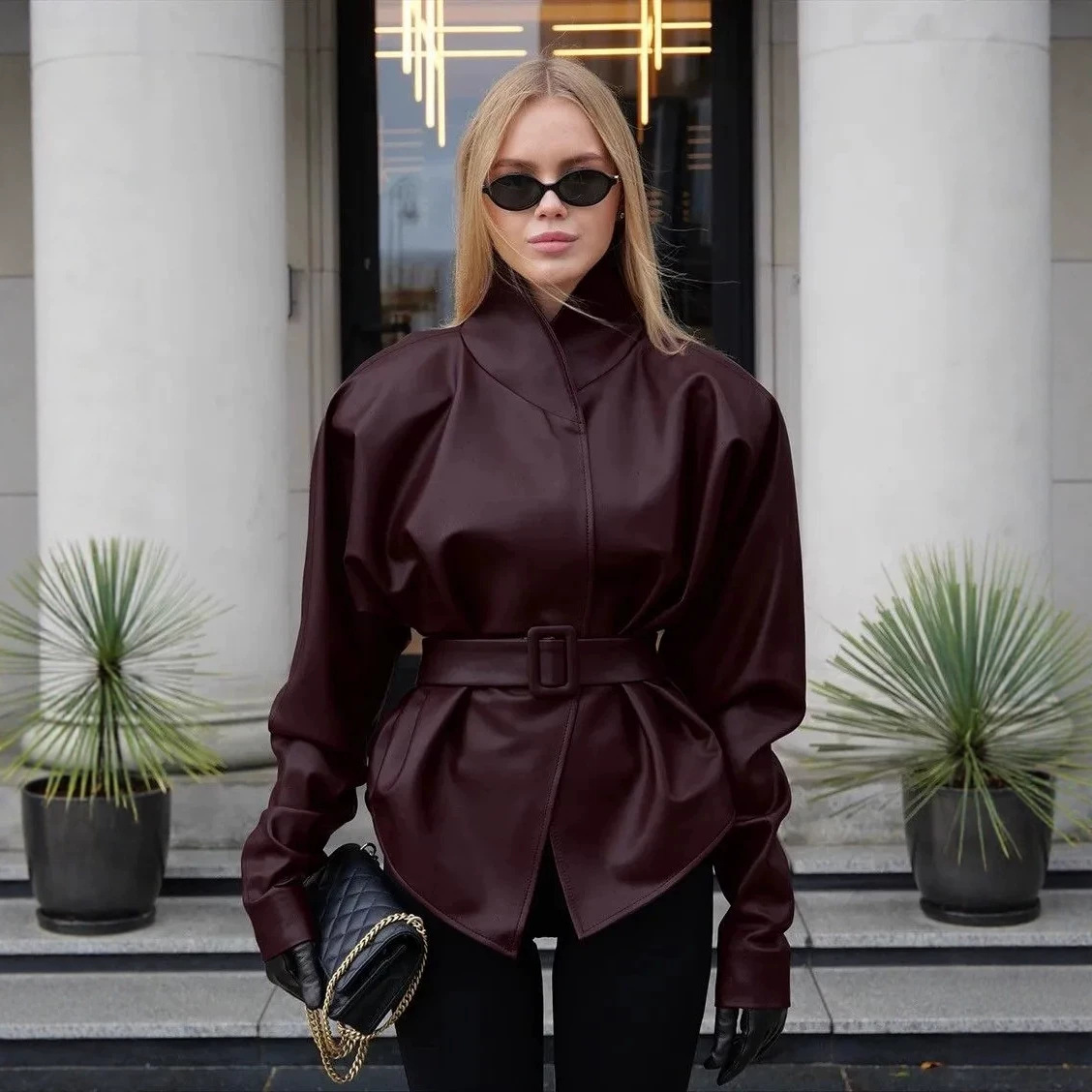 Fashion Coat European and American Style Women's Jacket, Fashionable Stand-Up Collar, Long-Sleeve Leather Jacket with Belt, Autumn and Winter