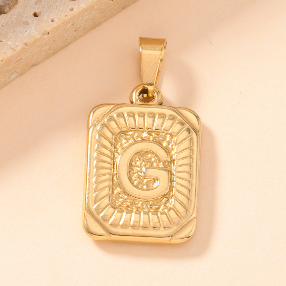 Colgante único europeo y americano estilo explosivo colgante de acero inoxidable fundición marca cuadrada 26 letras inglesas collar colgante accesorios de bricolaje