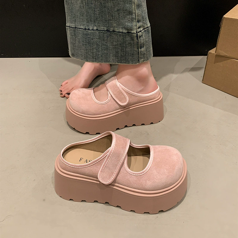 Шлепешки на дне европейской станции