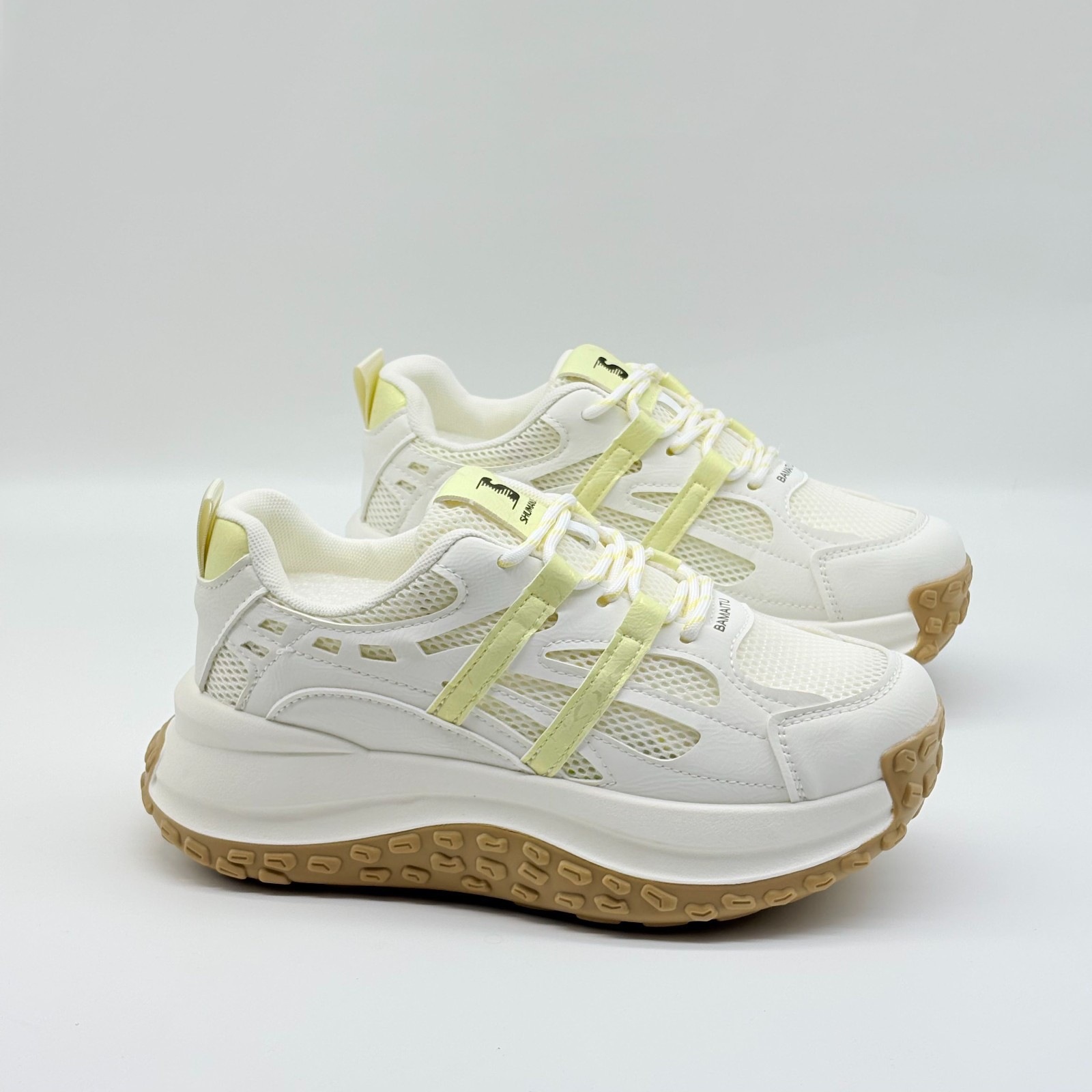 Zapatos de mujer 2026 primavera y verano nuevos zapatos de suela gruesa zapatos deportivos casuales transpirables de malla de mujer zapatos Gump