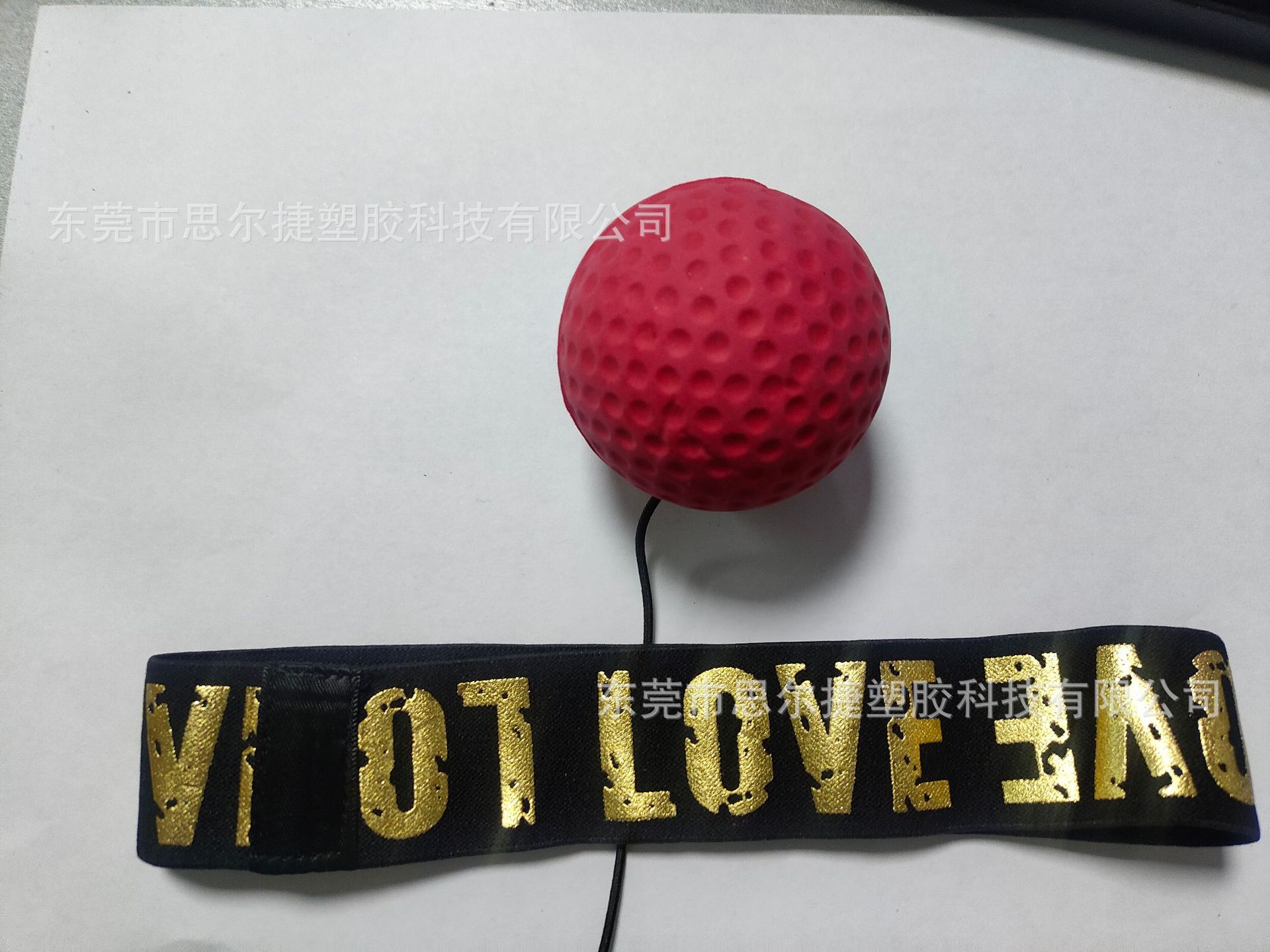 Красный резиновый шарик + повязка на голову с буквой