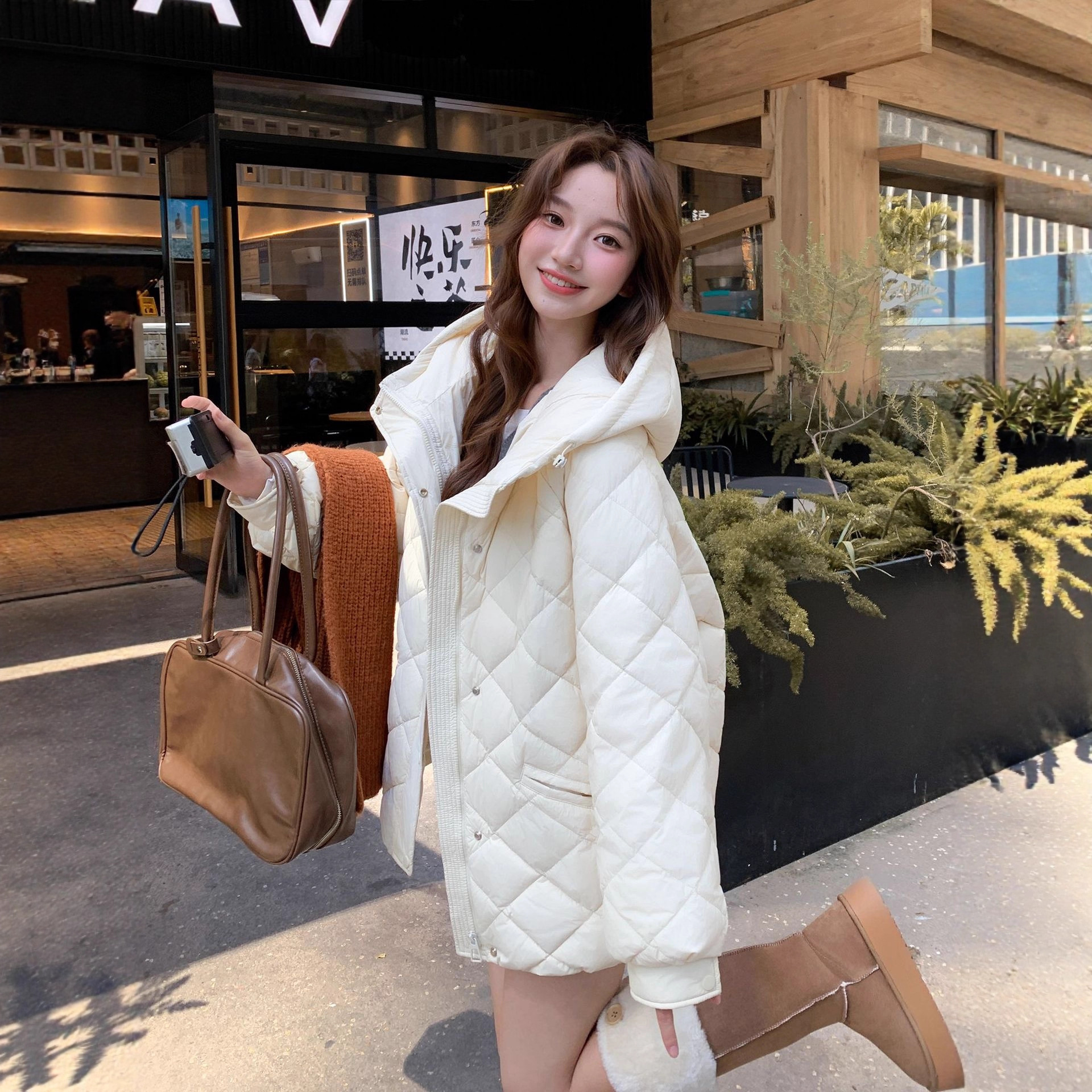 Plus-size 90% duck down lightweight women's clothing, extra-large size 200, plus-size, 125kg maternity hooded down jacket for women