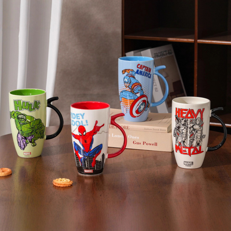 Marvel autorizado auténtico de gran capacidad marca tazas de cerámica pareja para hombres y mujeres adorables tazas de agua de leche de desayuno casual