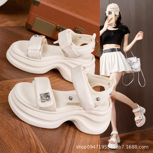 Ů2025�ļ��¿��⴩�r�аٴ�ɳ��Ь�ɸ��������Ь����\���L��Ь