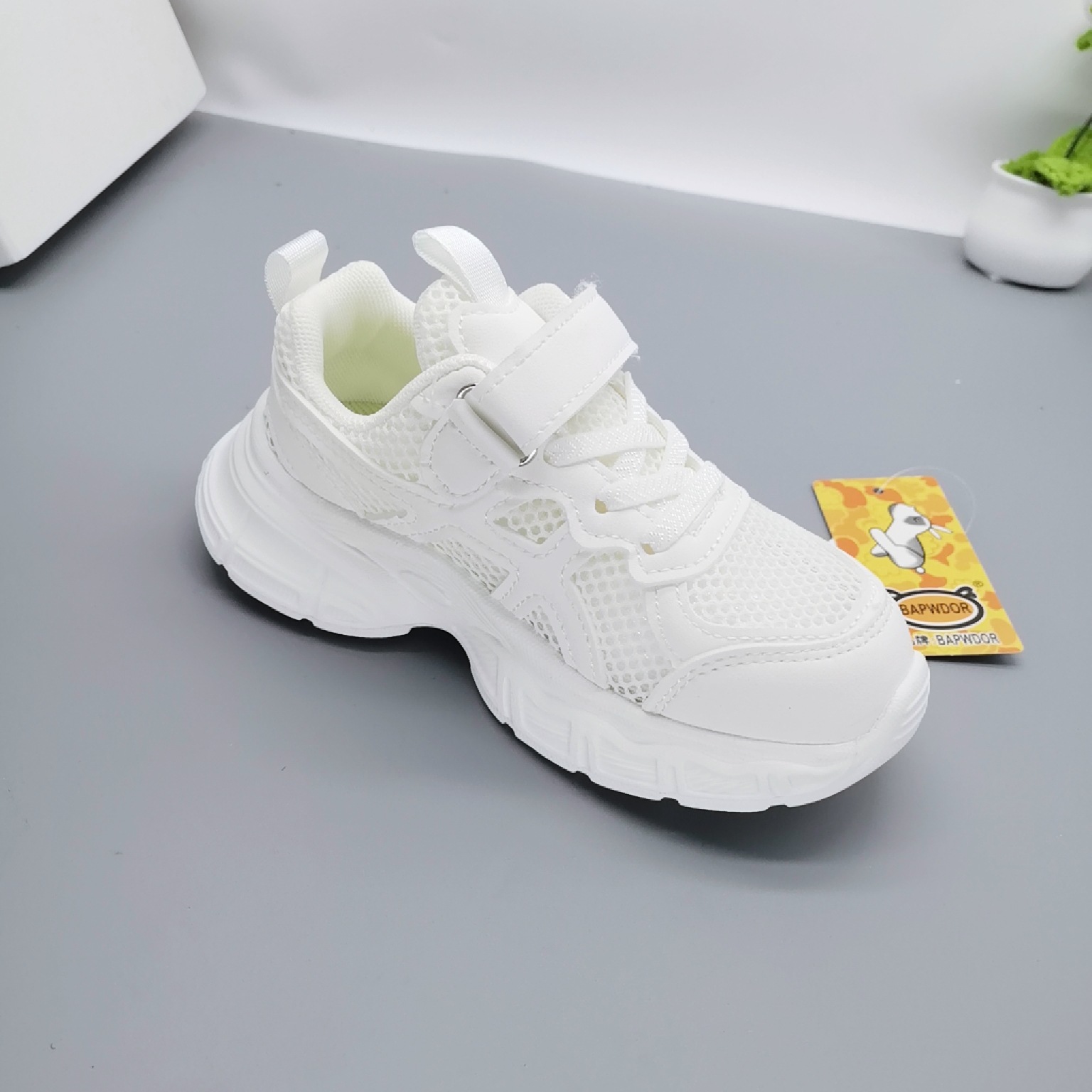 Zapatillas deportivas para niños, tallas 27-31, nuevo modelo de malla única, calzado deportivo infantil, zapatillas para correr con suela ligera.