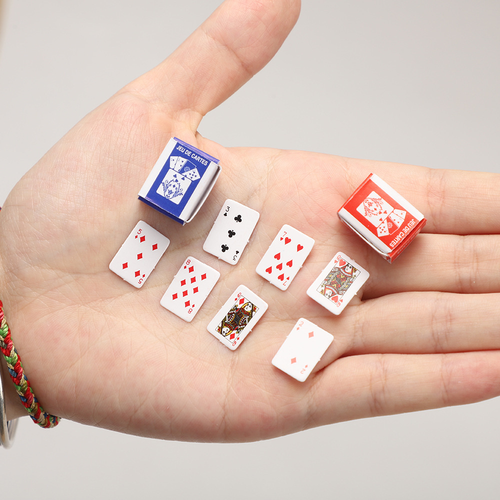 Cross-border mini poker cards