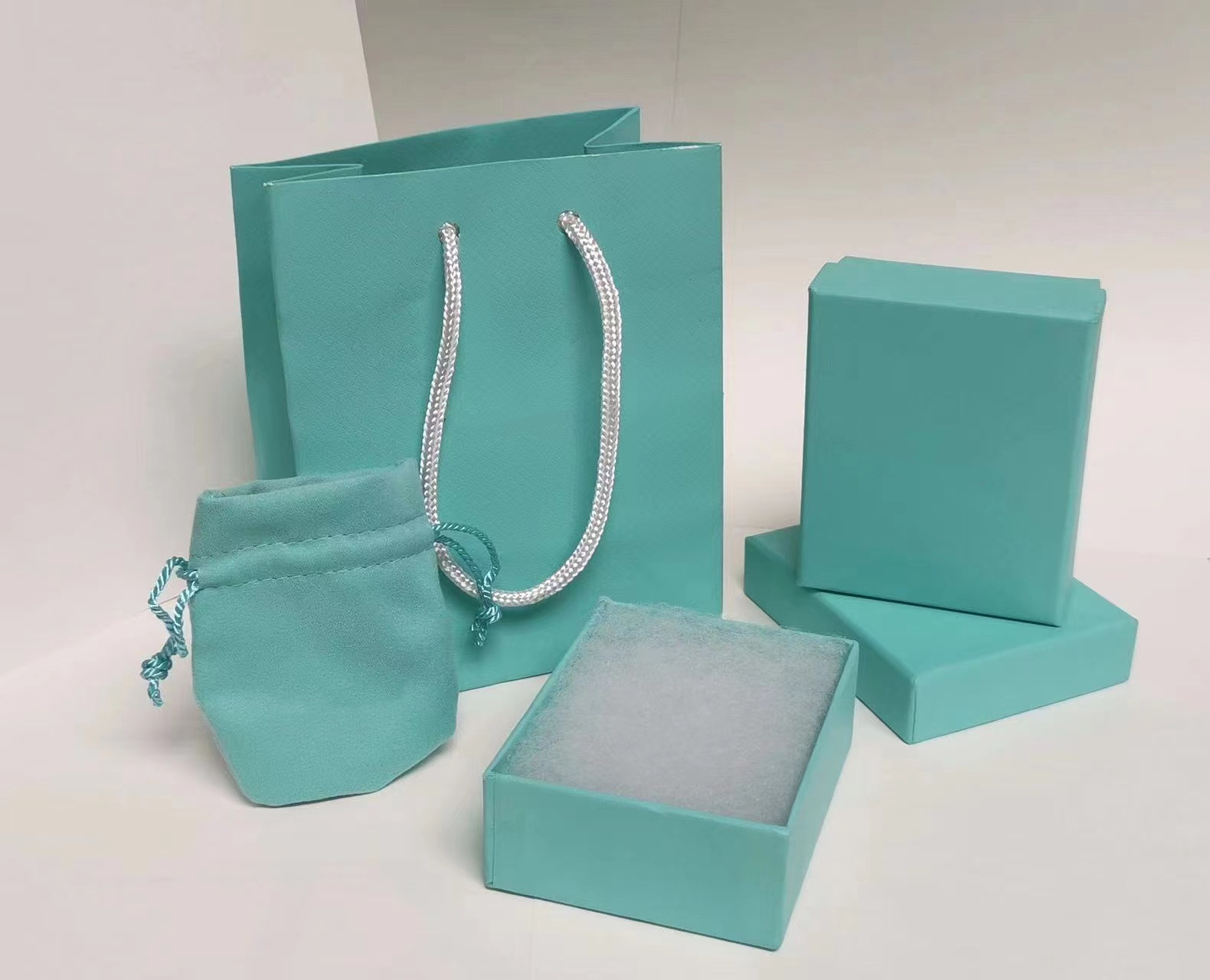 新款绿色蒂芙家项链盒 T家手链戒指手镯耳钉饰品布绒布盒厂家批发