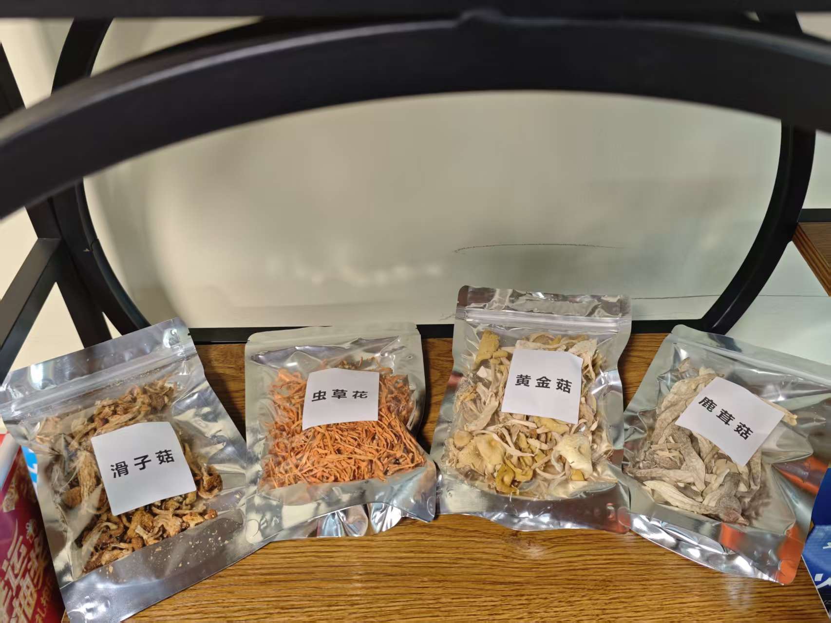 Premium Four Mushroom Blend Cordyceps Flower Slime Mushroom Deer Antler Mushroom Golden Mushroom 140g specifications