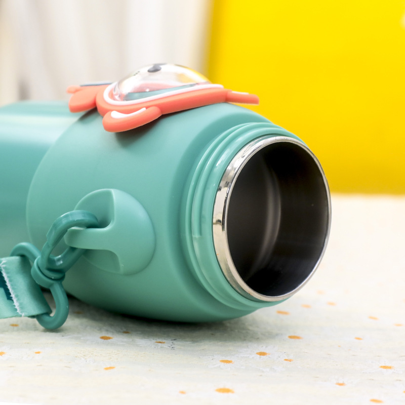 316 tazas de acero inoxidable para niños de dibujos animados lindos tazas de paja de estudiantes portátiles de alto valor facial se pueden llevar