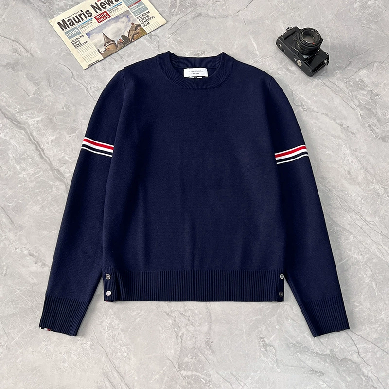 Деми-сезонный knitted модный свитер