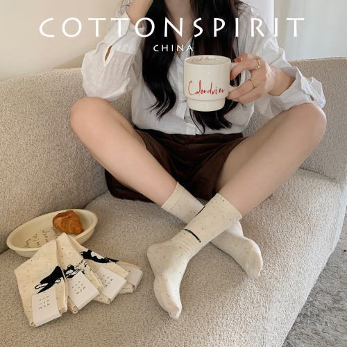 Idea yarn cat women's spring and autumn style Japanese cute cartoon pattern student mid-calf socks versatile fashion