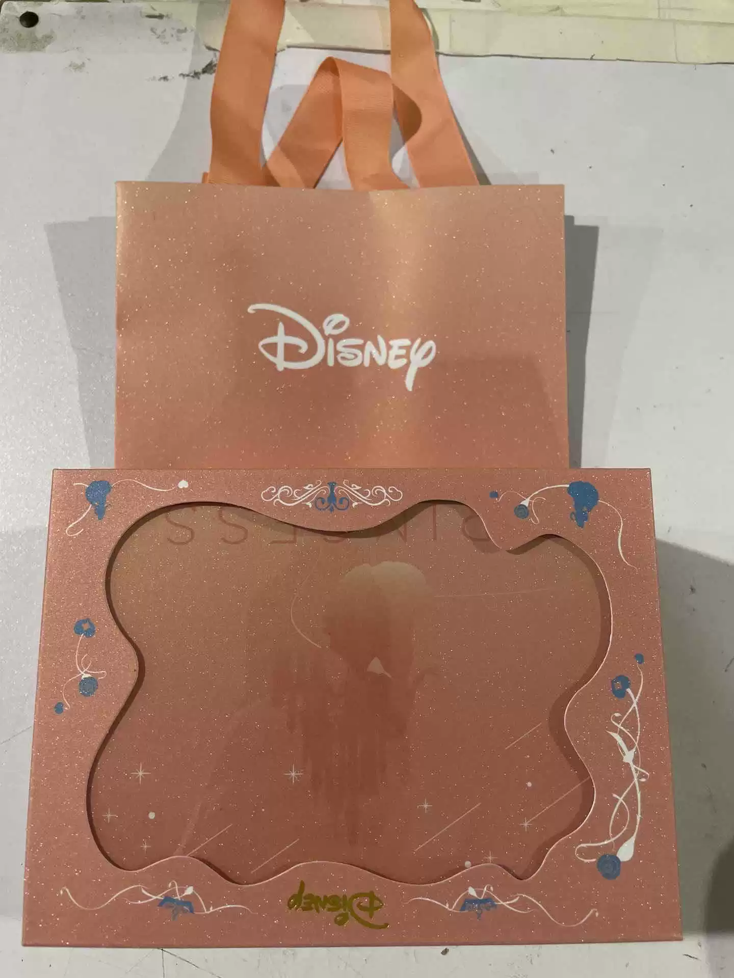 Gift Watch & Jewelry Set (Disney) in Castle Gift Box — Minnie Design, Watch + Necklace