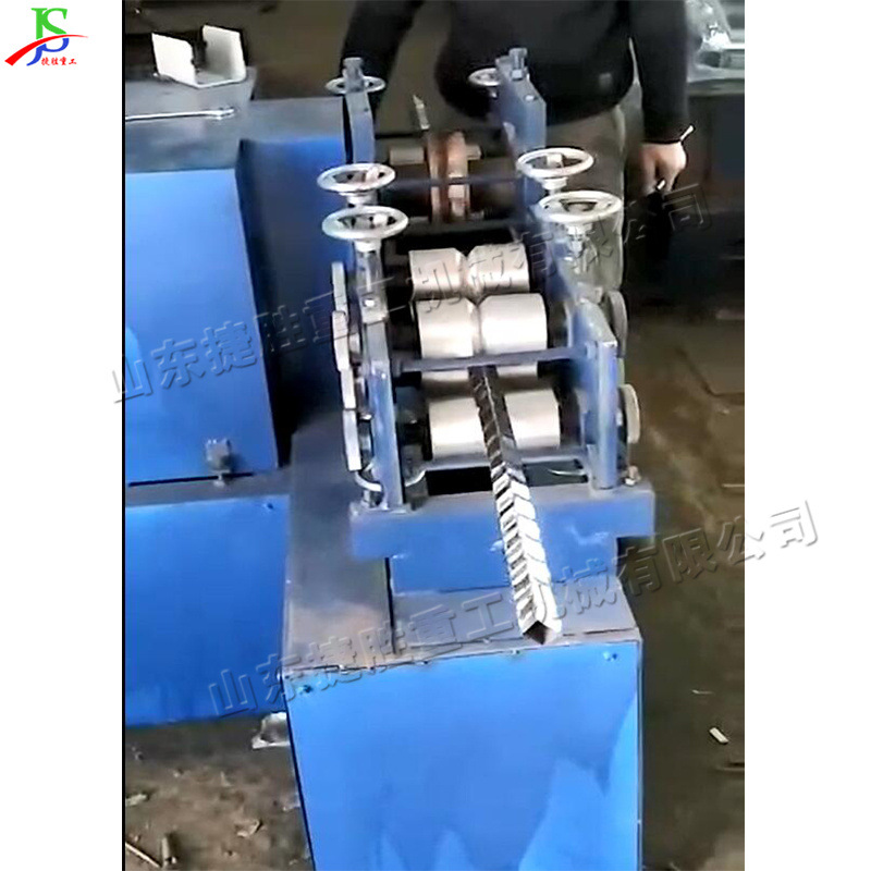 máquina de relieve de tubo cuadrado máquina de forja de tubo de acero inoxidable máquina de forja de tubo de punto hidráulico de escritorio máquina de laminación en frío