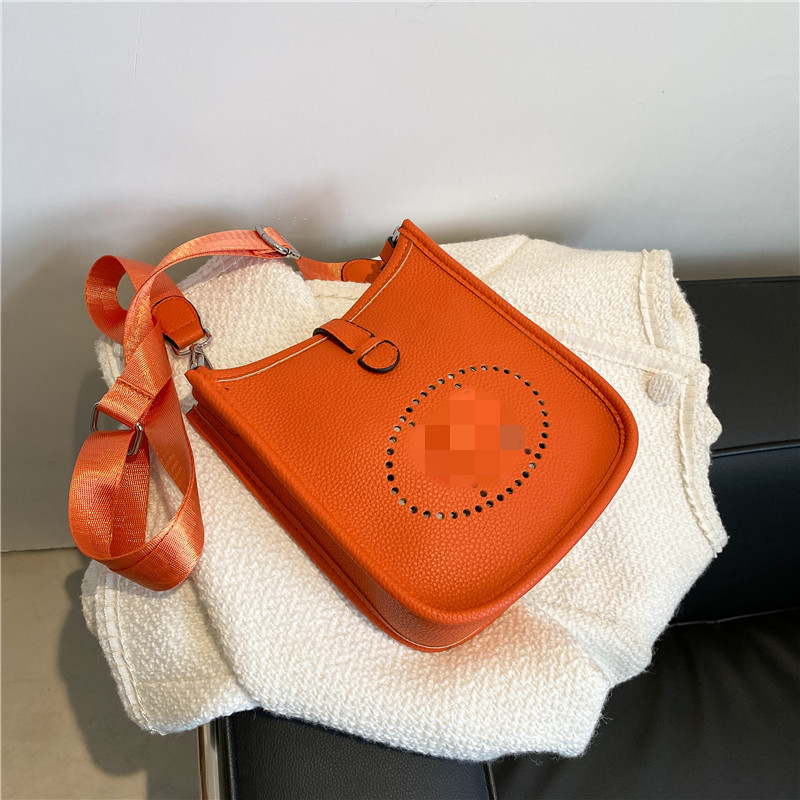 Cross-Border Women's Bag 2026 Spring/Summer Evelyn Commuter Casual Versatile Genuine Leather Shoulder Crossbody Bag Lychee Pattern Bucket Bag Cross-Border Women's Bag 2026 Spring/Summer Evelyn Commuter Casual Versatile Genuine Leather Shoulder Crossbody Bag Lychee Pattern Bucket Bag