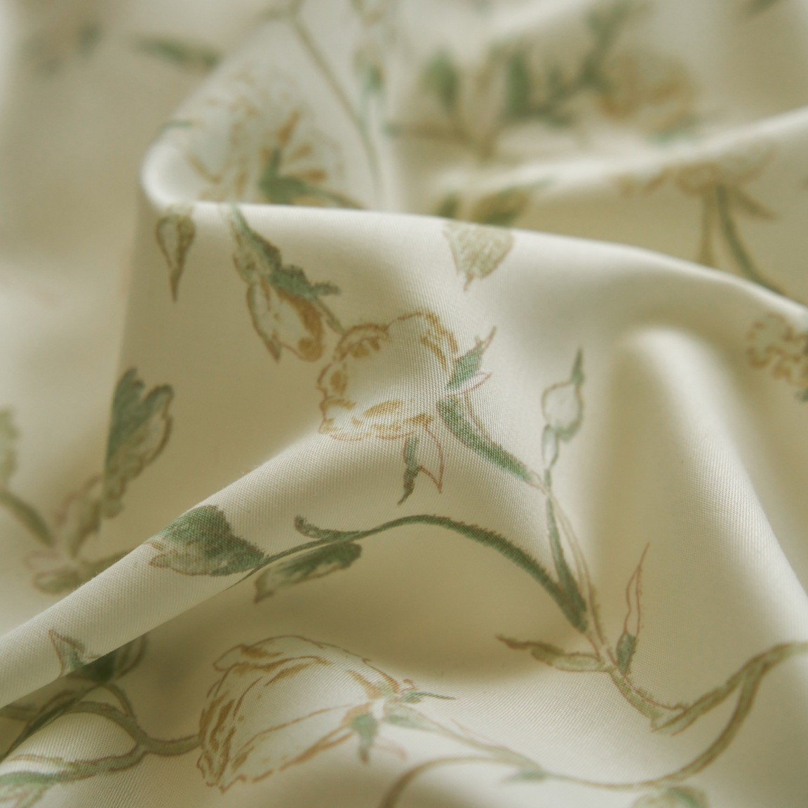 Luxury Ice Silk Duvet Cover Set Lightweight Summer Bedding_voghion.com