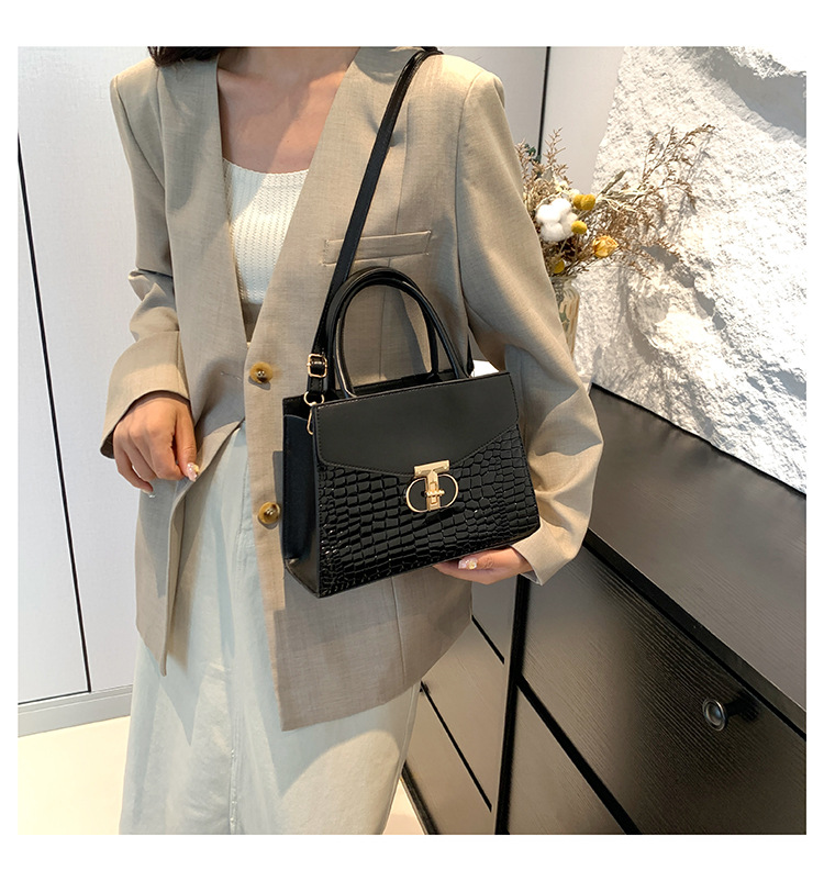 Korean Women's 2024 New Crocodile Pattern Single Shoulder Crossbody Fashion Handheld Small Square Bag_voghion.com