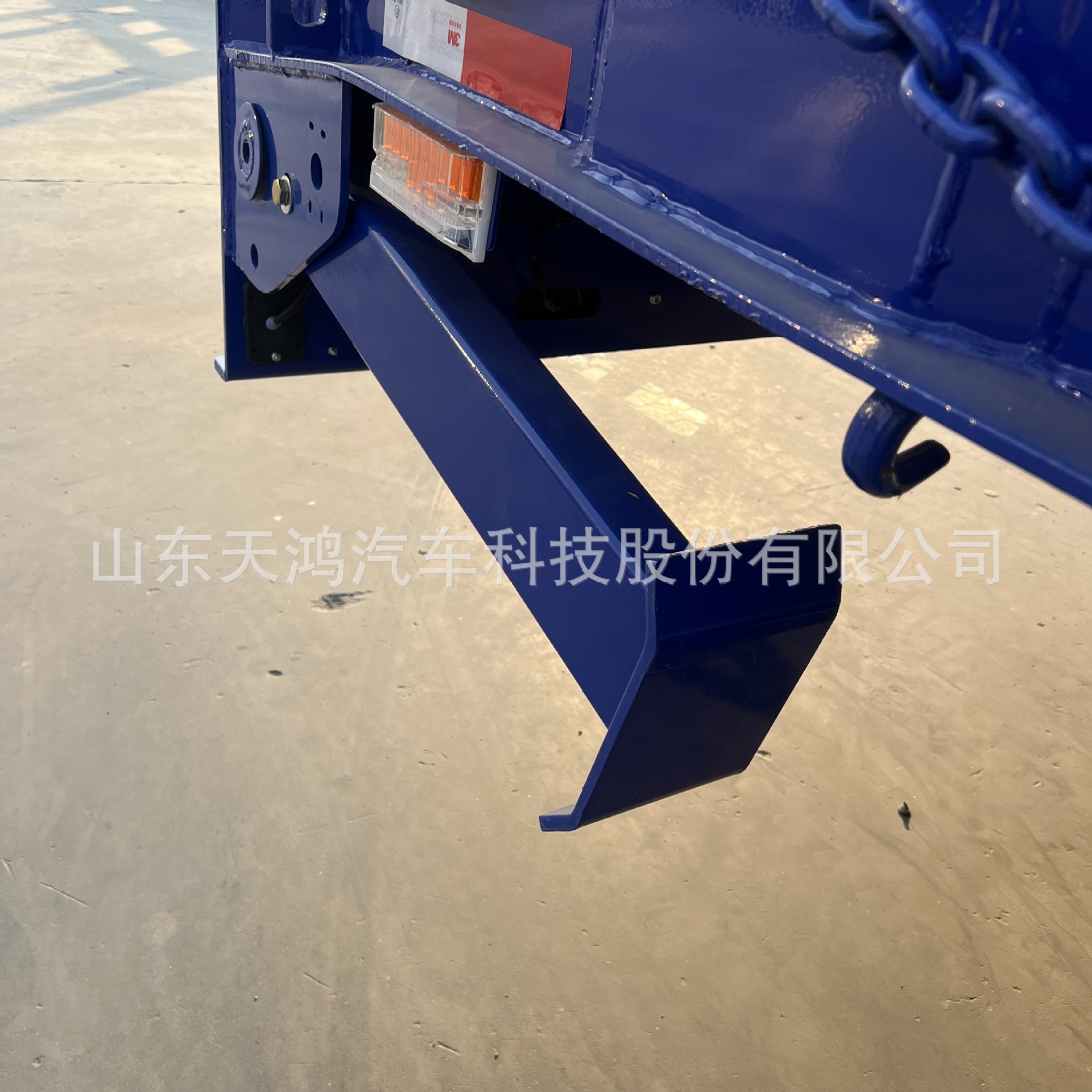 Factory Production Direct Sales Export for Sale Lowbed Semi-Trailer Trailer Hydraulic Winch Heavy-Duty Large Piece Transport Trailer