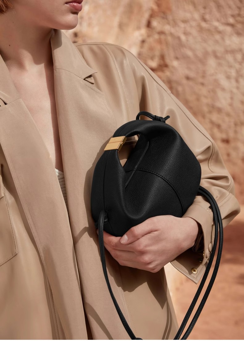Fashionable Women's Lychee Leather Crossbody Dumpling Bag_voghion.com