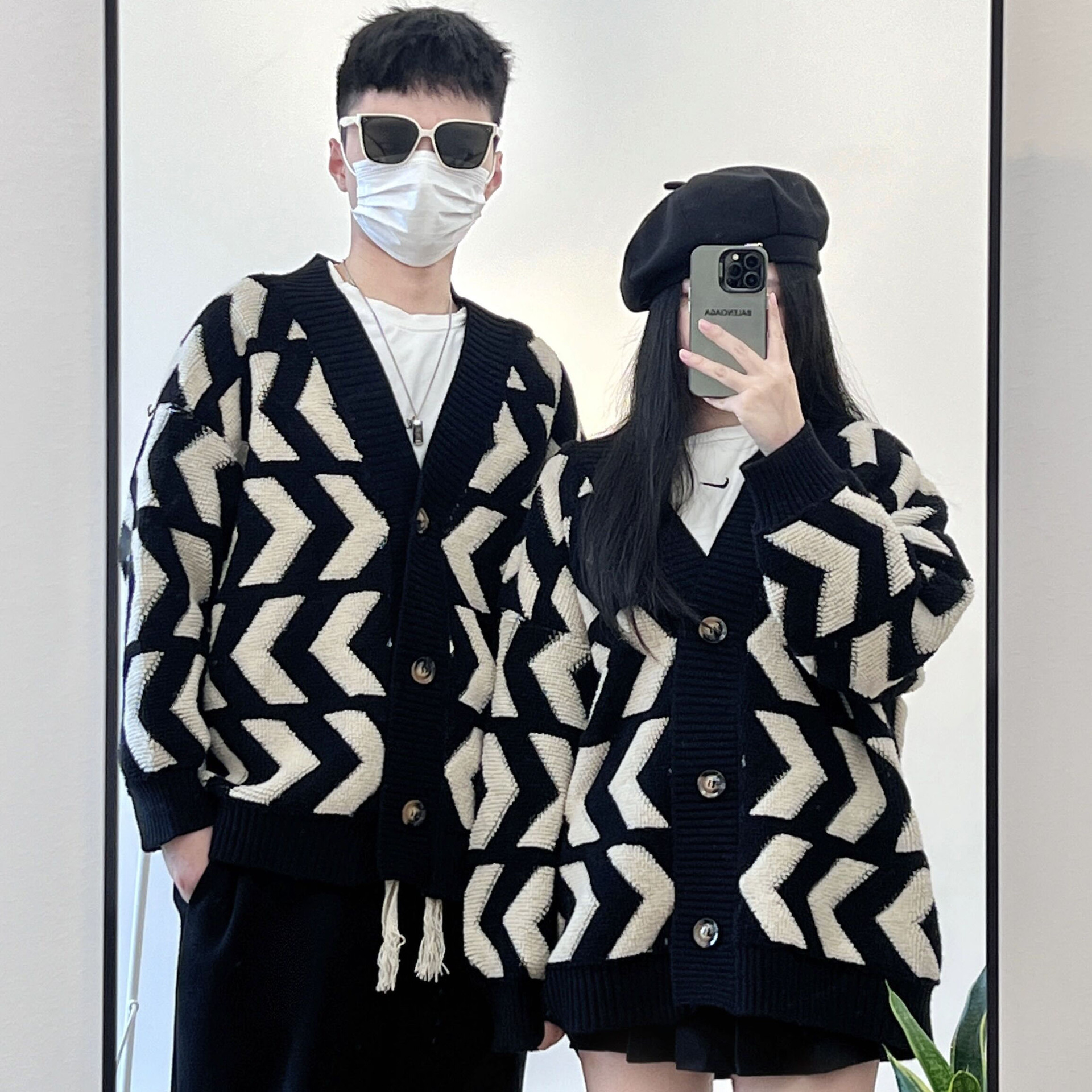 情侣装ins新款港风复古慵懒风撞色开衫设计感毛衣外套V领加厚外套