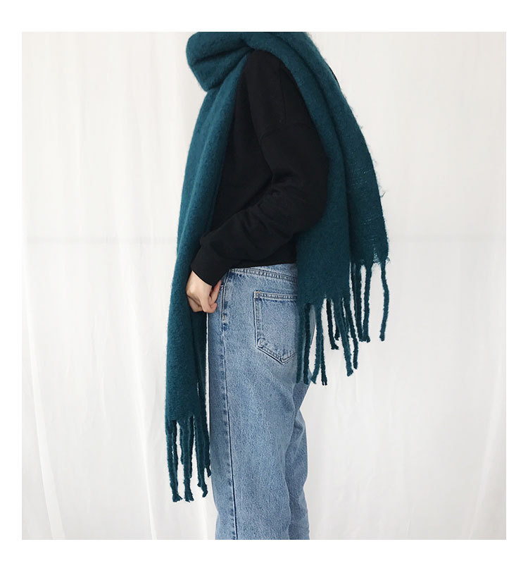 Women's Fashion Solid Color Polyester Tassel Winter Scarves display picture 18