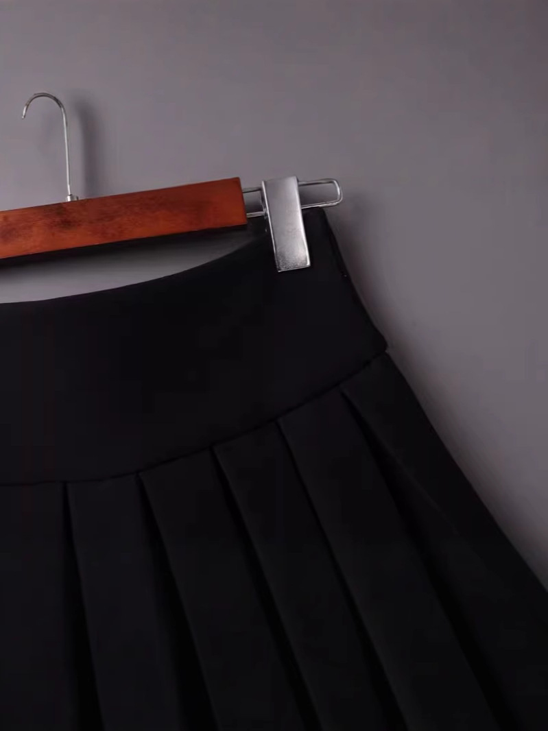 Demi-season autumn pleated skirt