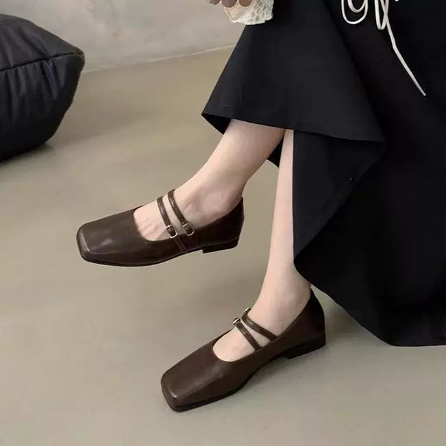 Французский вечерний ветерок серебряные одиночные туфли женская осень 2025 новая мода темпераментный пригородный