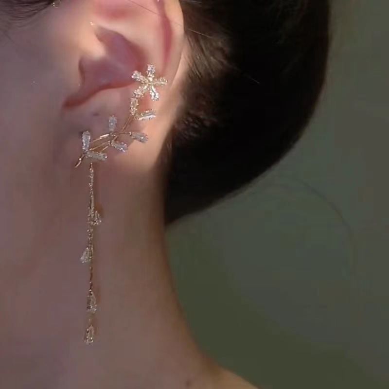 Tiktok Diseño Popular circón flor oreja percha borla oreja percha único nuevo nicho de moda pendientes de hadas al por mayor