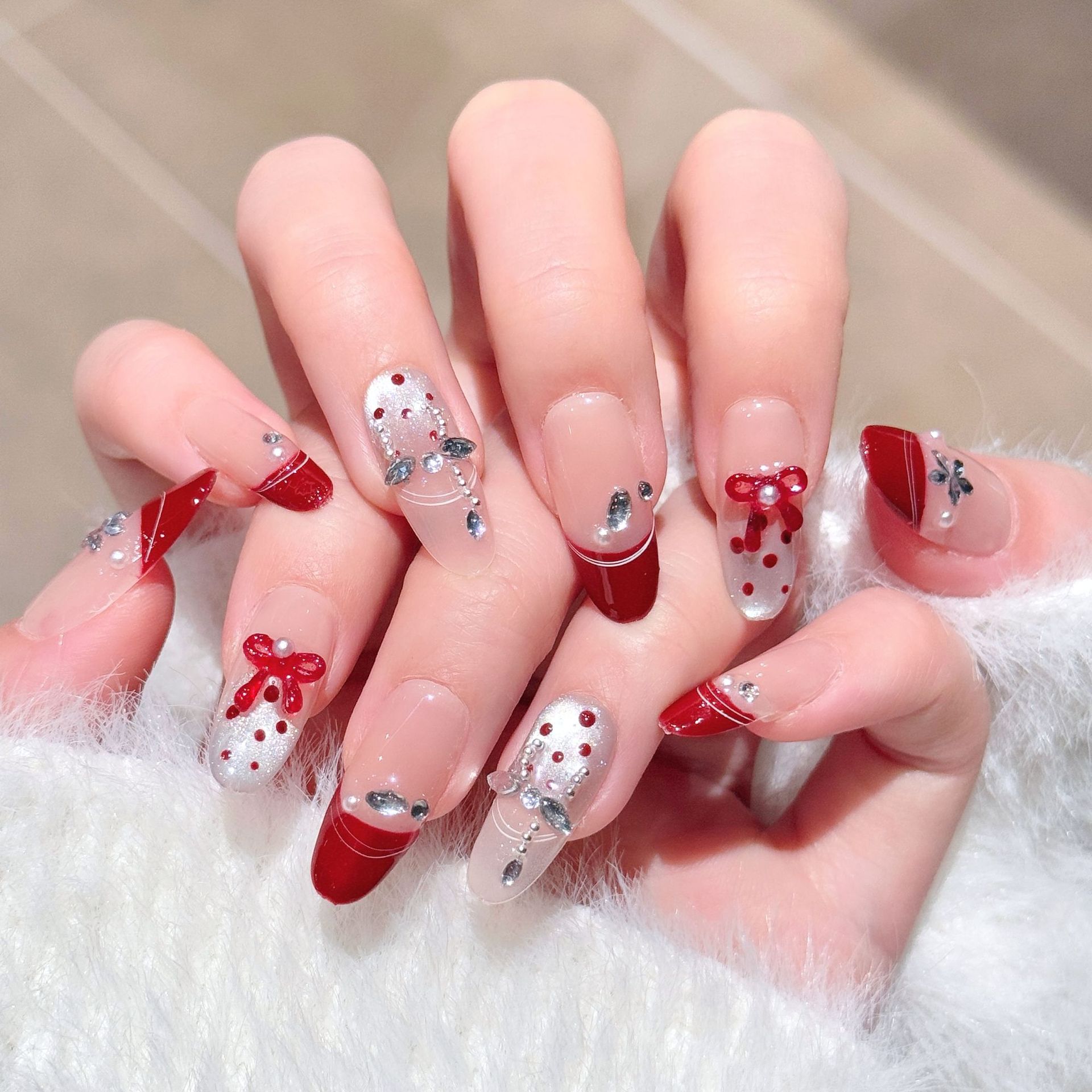 Prefabricado explosión desgaste de uñas de alto nivel blanco rojo arco tridimensional puro deseo de sentir la atmósfera desgaste de uñas a mano