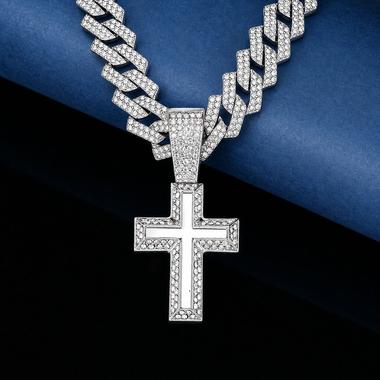 Europa y los Estados Unidos de venta caliente crucifijo de aleación colgante collar de hombre transfronterizo personalidad europea y americana collar de moda minimalista