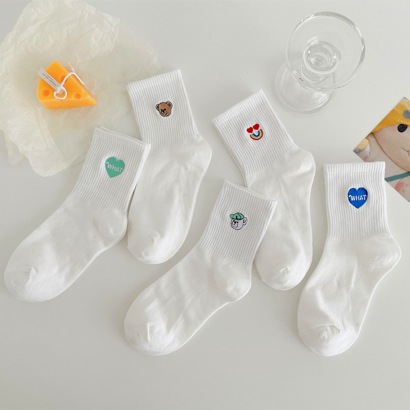 Paar Sportsocken Herzstickerei Weiße Socken Mid-tube Baumwollsocken display picture 1