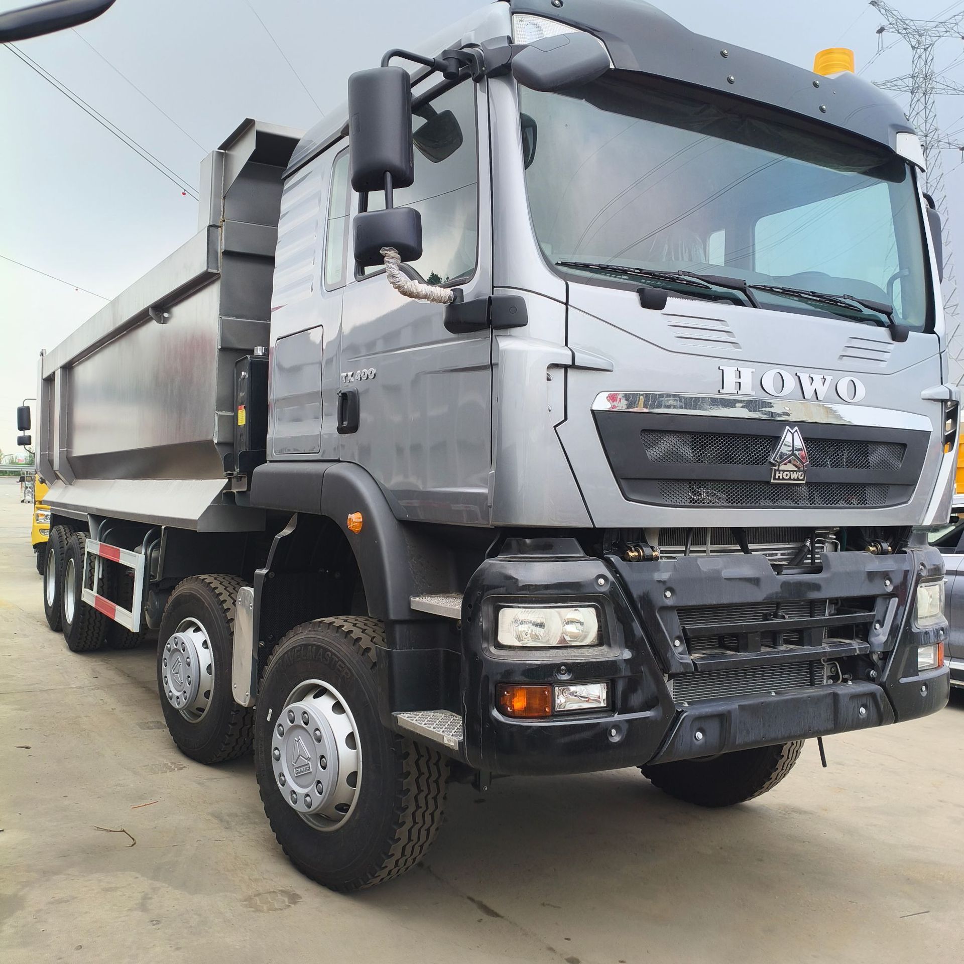 Used Dump Truck for Export, Shaanxi Automobile Delong F3000 6X4 Rear Eight-Wheel Dump Truck with Weichai Engine