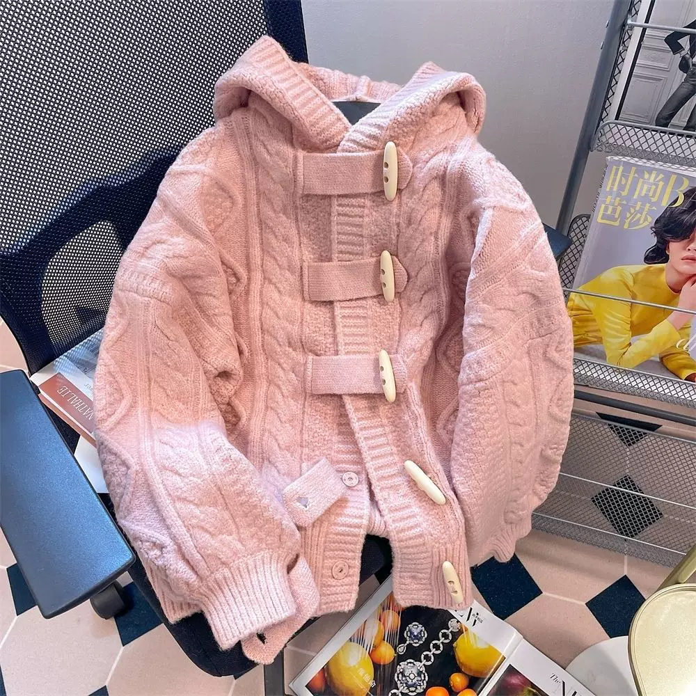 冬天粉色奶fufu牛角扣麻花针织开衫女温柔慵懒风软糯毛衣连帽外套