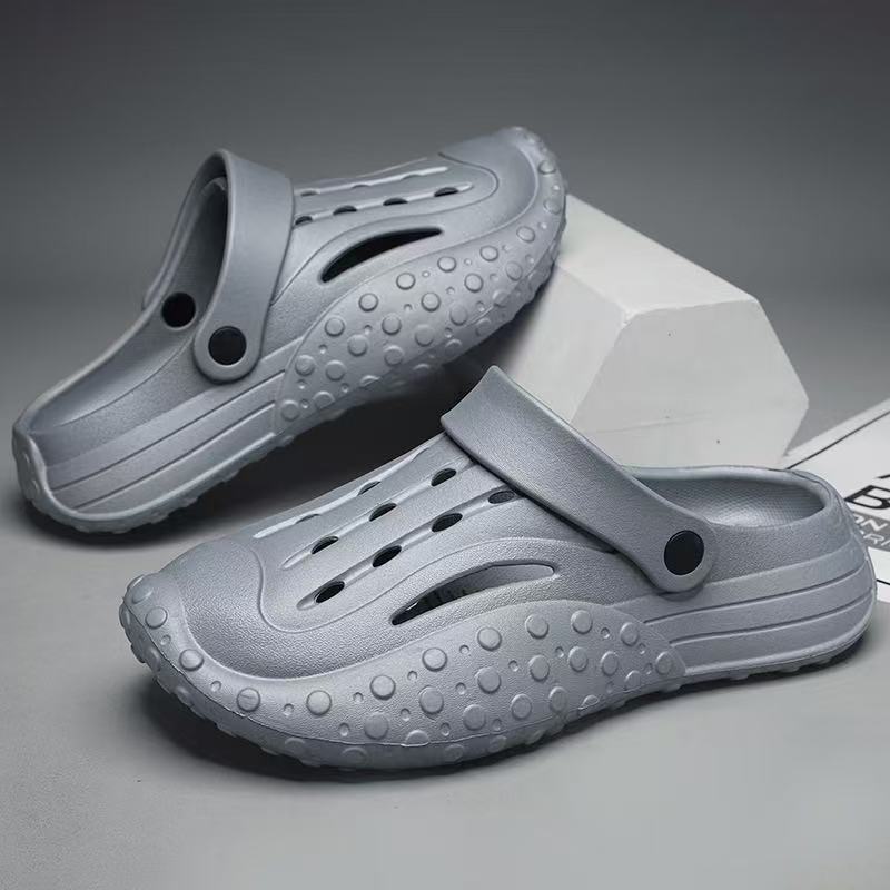 New Eva Clogs for Men, Summer Outdoor Sports Slippers with Cushioning, Couple's Closed-Toe Slippers, Thick-Soled Beach Slippers, Ins