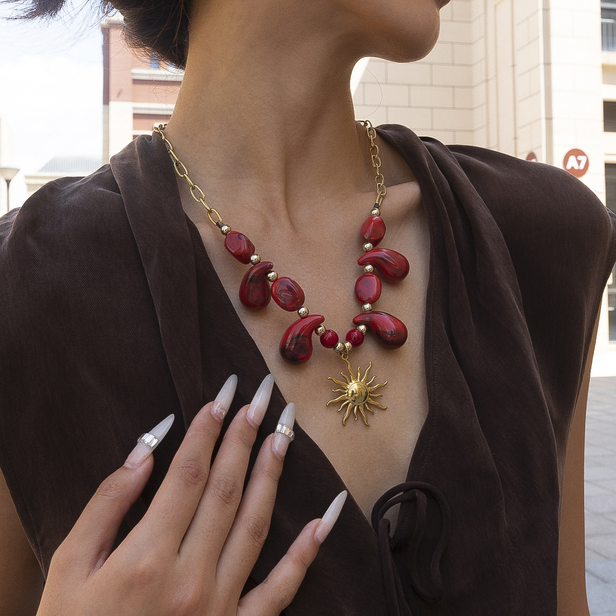 Collar de acero inoxidable para mujeres acrílico no decolor collar de sol ligero de lujo nicho collar de clavícula