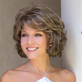 亚马逊欧美假发女短发混棕色短卷发蓬松化纤假发中老年发套斜刘海