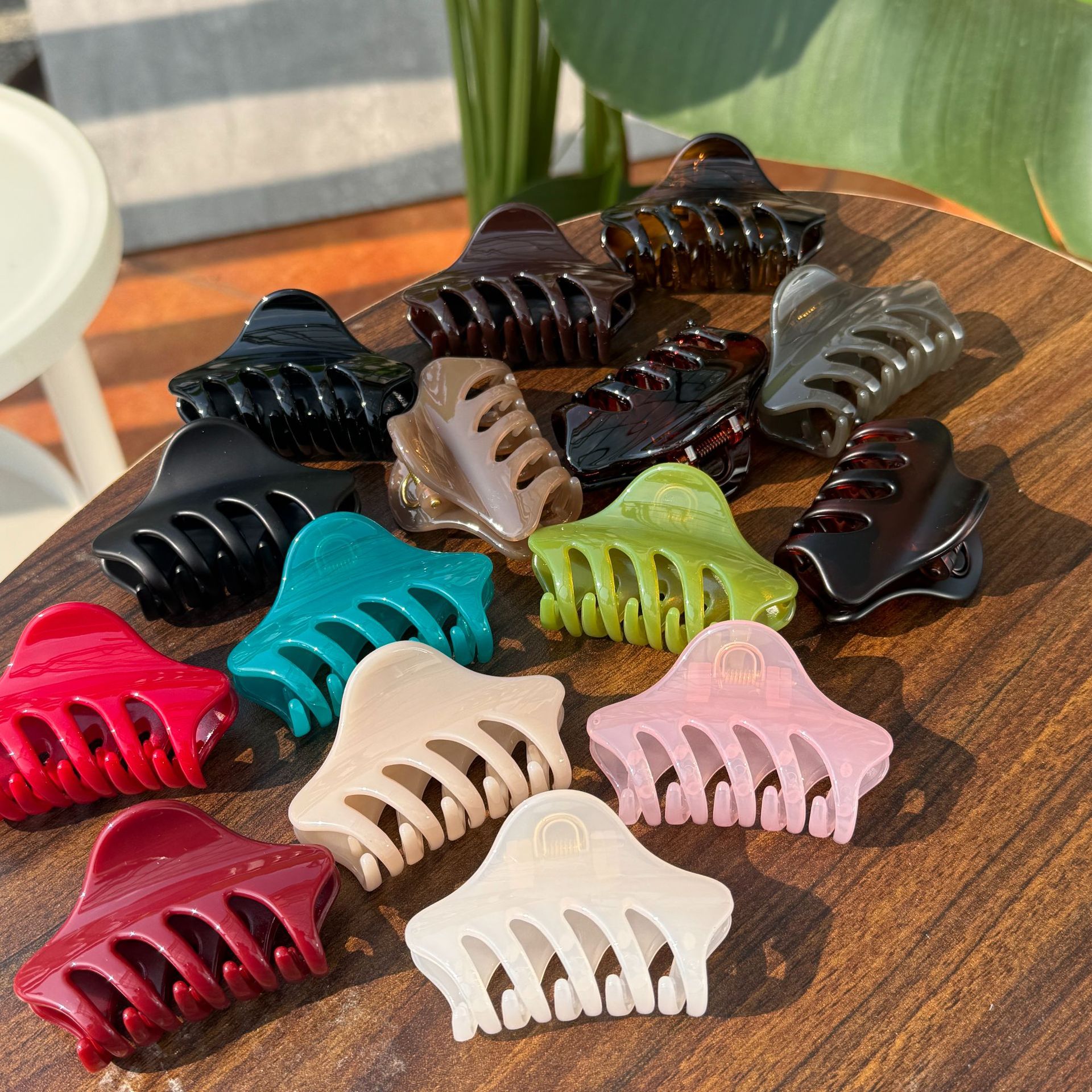 45g Weight Hair Claws Hair Accessories Type 1 Piece Quantity Holiday, Daily, Street Occasion Plastic, Resin Material Solid Color Pattern All Seasons Season Women's Gender Polishing Design Simple Style Style Simple Style Women's Solid Color Plastic Resin Polishing Hair Claws 无