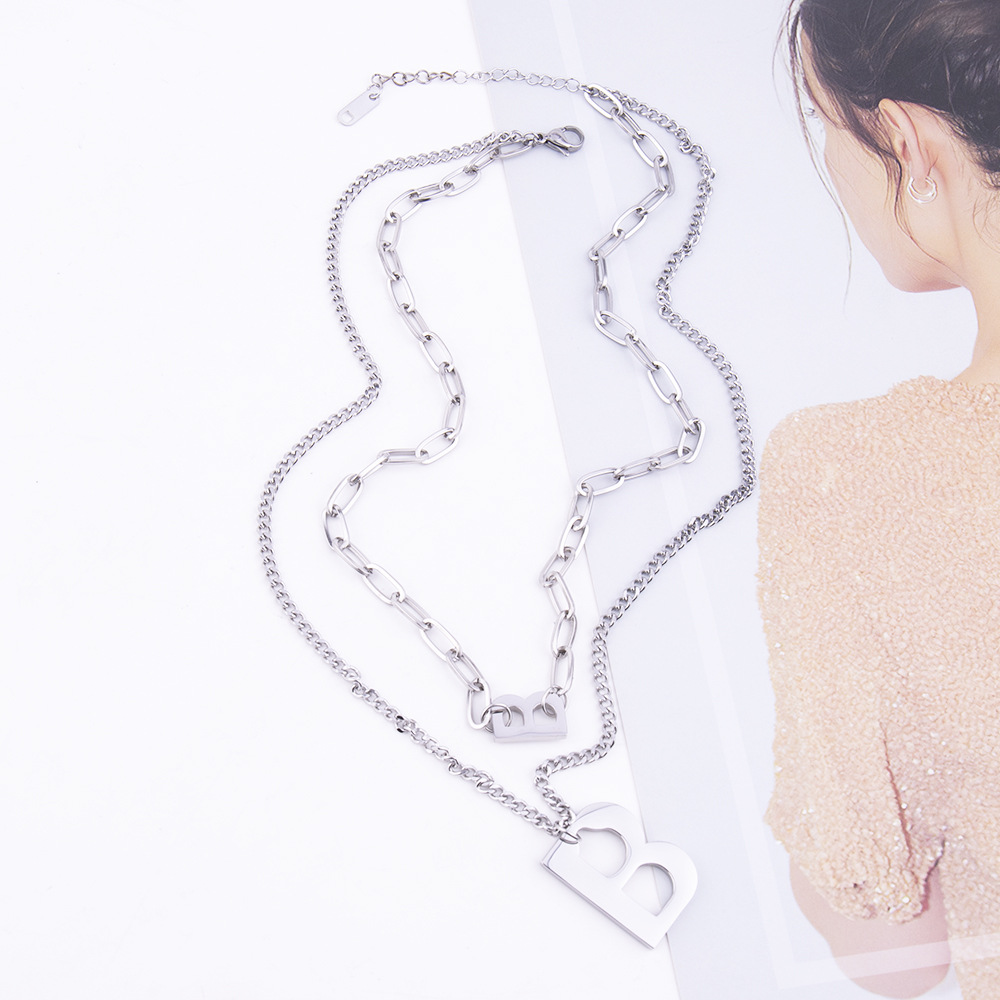 Halskjede i rustfritt stål med bokstaven B i dobbelt lag, stablet i titan for menn og kvinner, luksuriøst og nisjedesign, eksklusivt_voghion.com