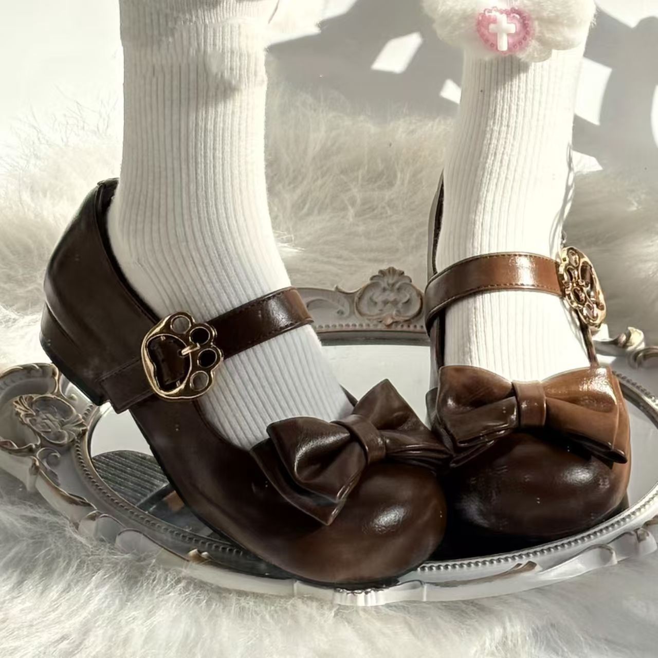 Cute summer shoes with bow