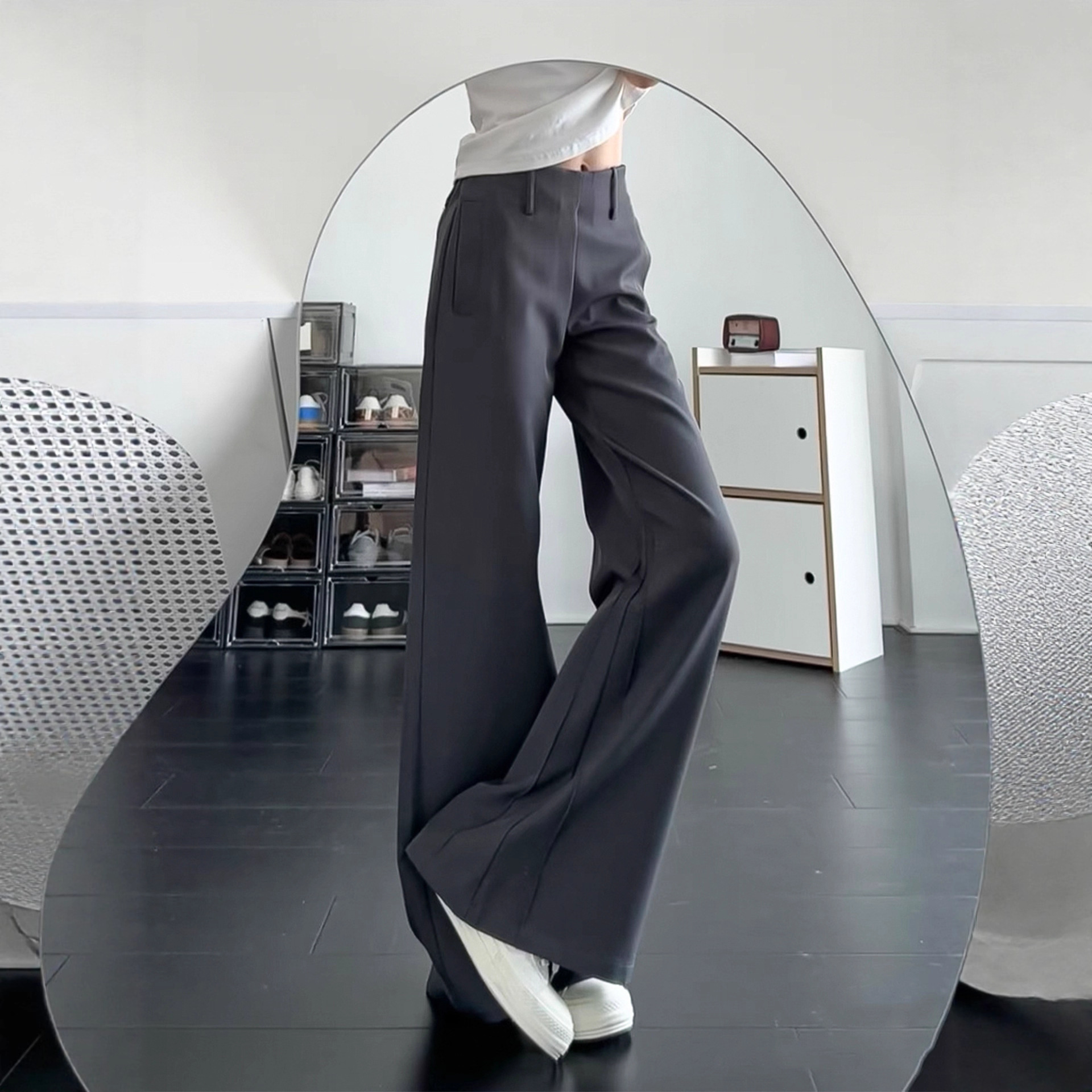 Gray Flared Suit Pants for Women, Autumn 2025 New Style, V-Shaped Low-Waist Slimming Drape, Non-Tight Flared Pants