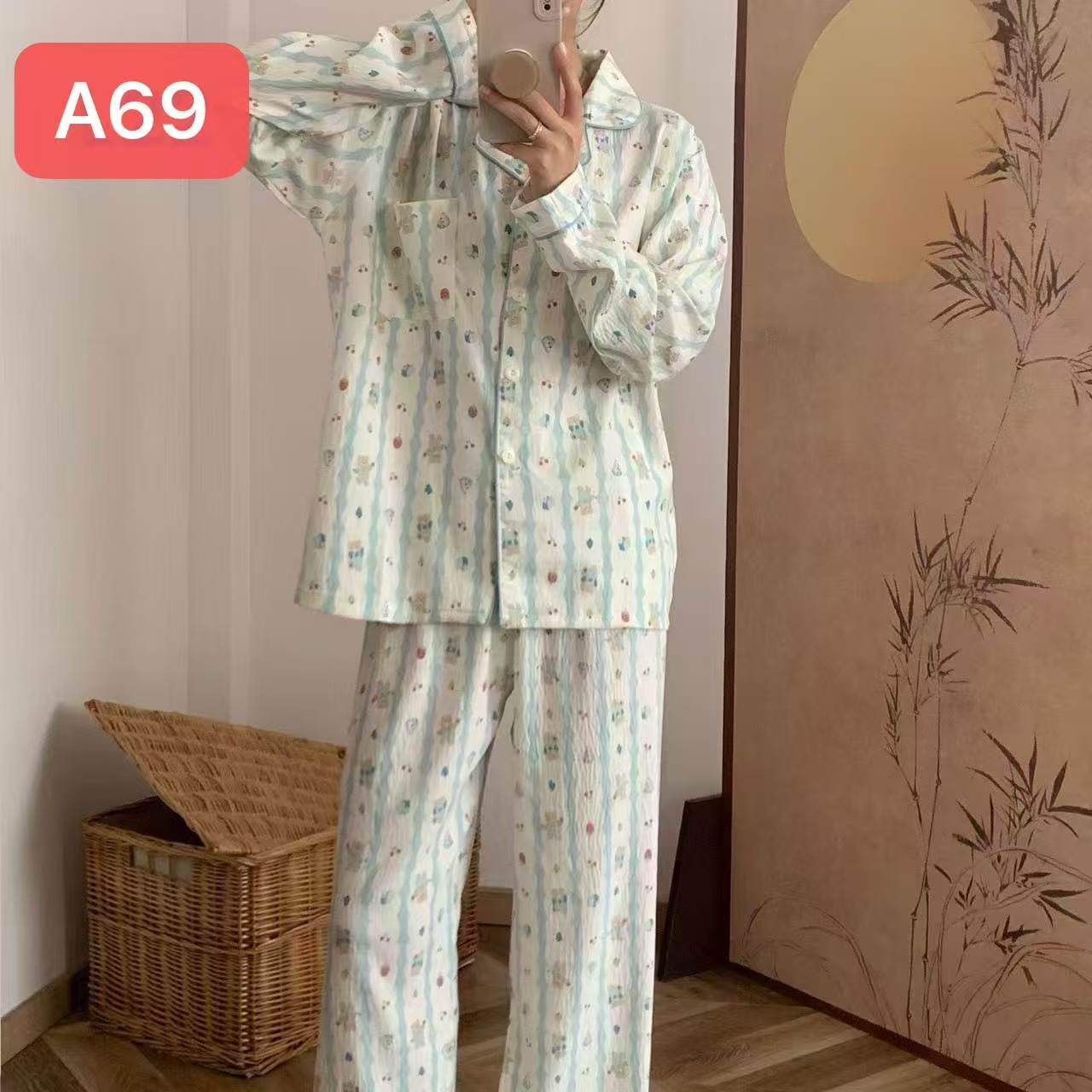 Algodón nublado al por mayor transfronterizo nuevo pijama de niña pantalones de manga larga delgados dulces dibujos animados impresión de ropa para el hogar set