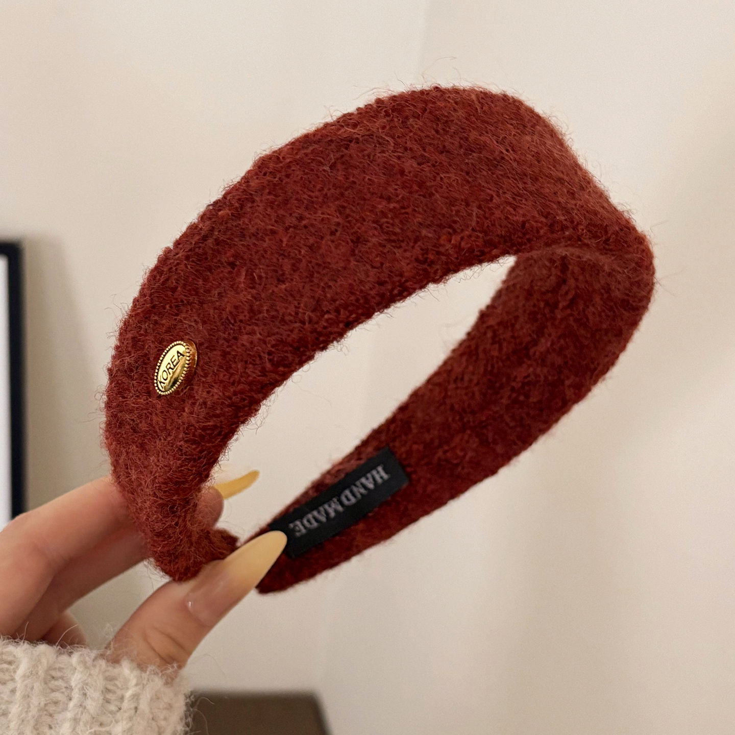 2025 nuevo otoño y invierno lana banda ancha de cabello de mujer banda de cabello de alta sensación retro puerto ventana banda de cabello fuera de la tarjeta de cabello adornamiento
